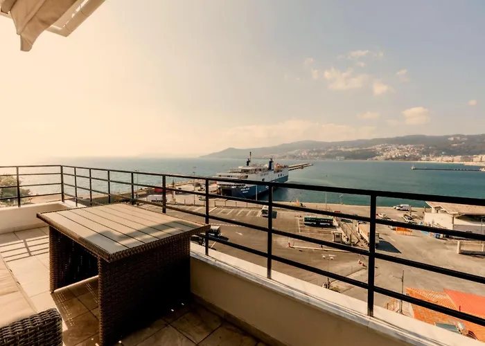 Blue Lotus By The Sea Apartament Kawala