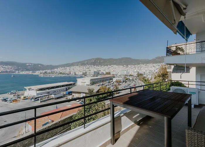 Blue Lotus By The Sea Apartment